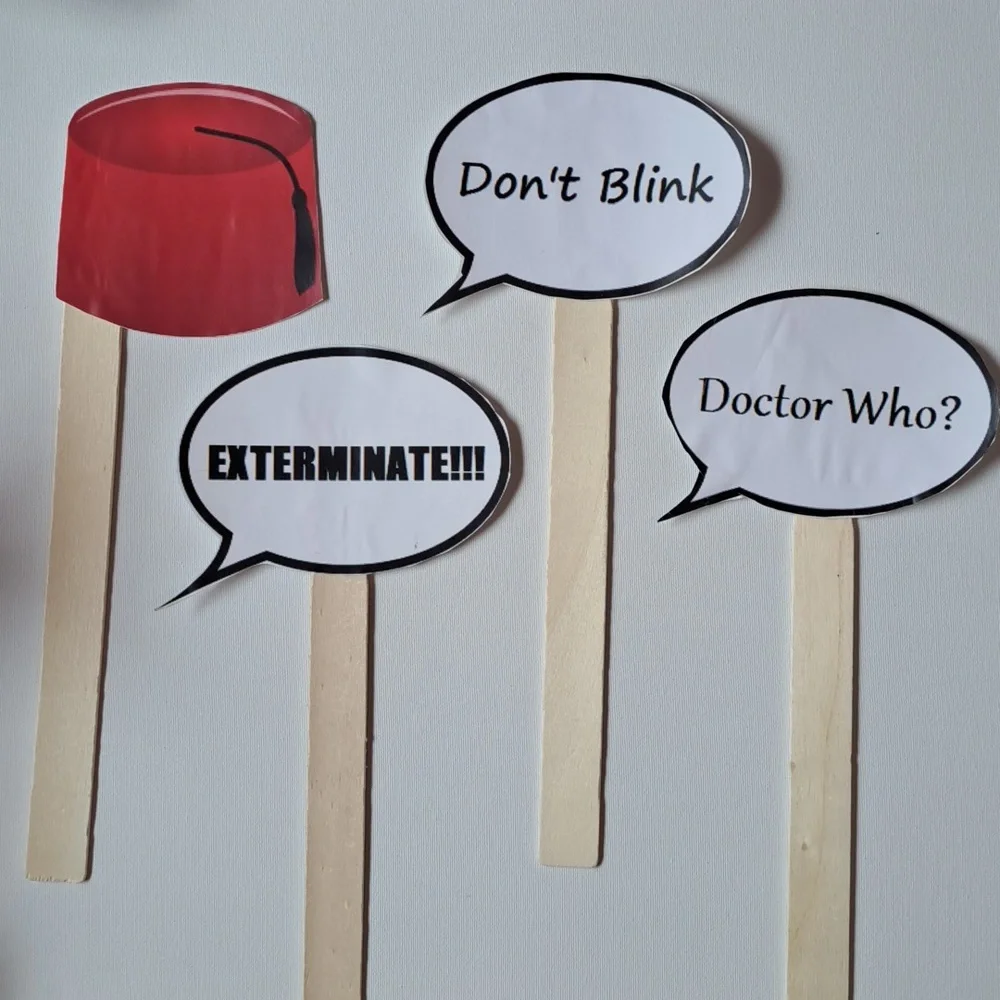 4/$15 🌻 Set of 13 Doctor Who Party Photo Pros